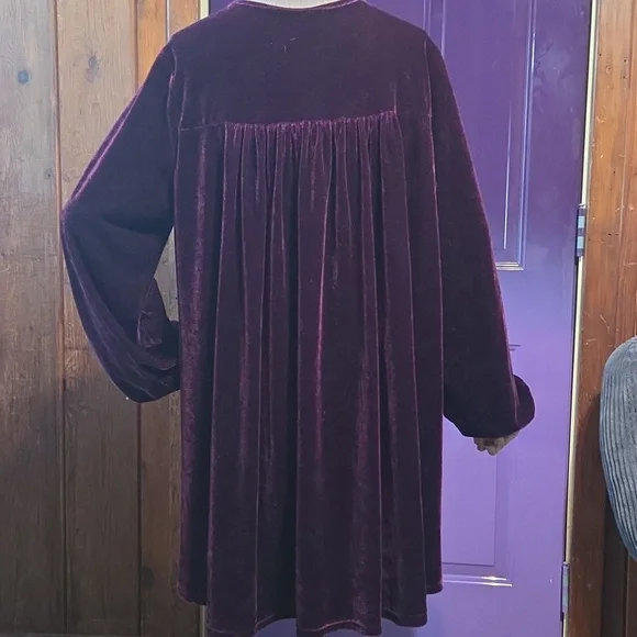 XL Maroon Purple Velvet Peasant Dress Bubble Sleeves Lace Front Details - Picture 3 of 4